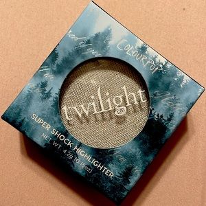 Colourpop x twilight collab, super shock highlight in “vampire skin”